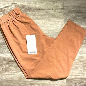 Lululemon Dynamic Days Pant in Saddle Brown